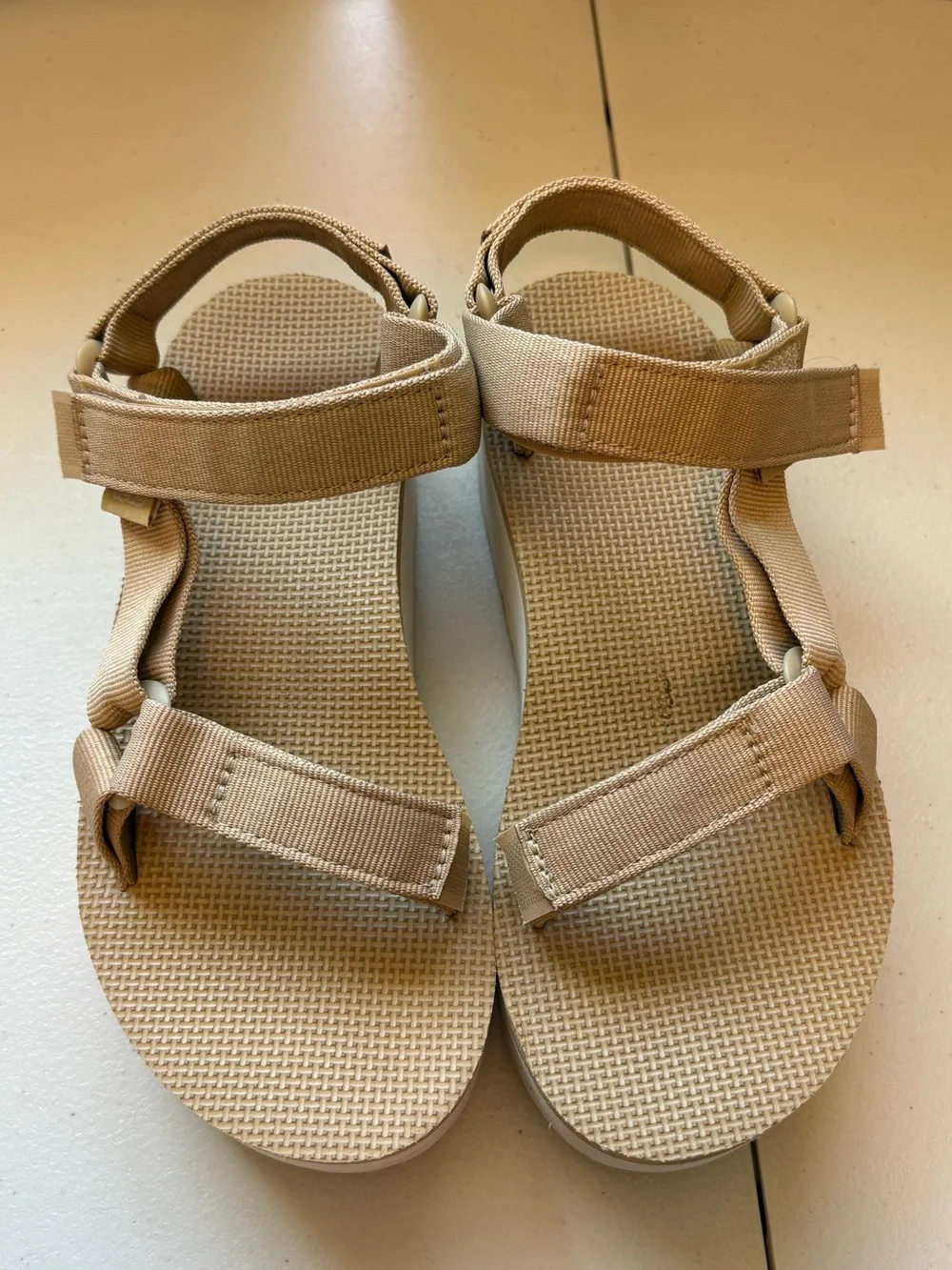 TEVA WOMEN'S FLATFORM UNIVERSAL SANDAL LARK SIZE 6